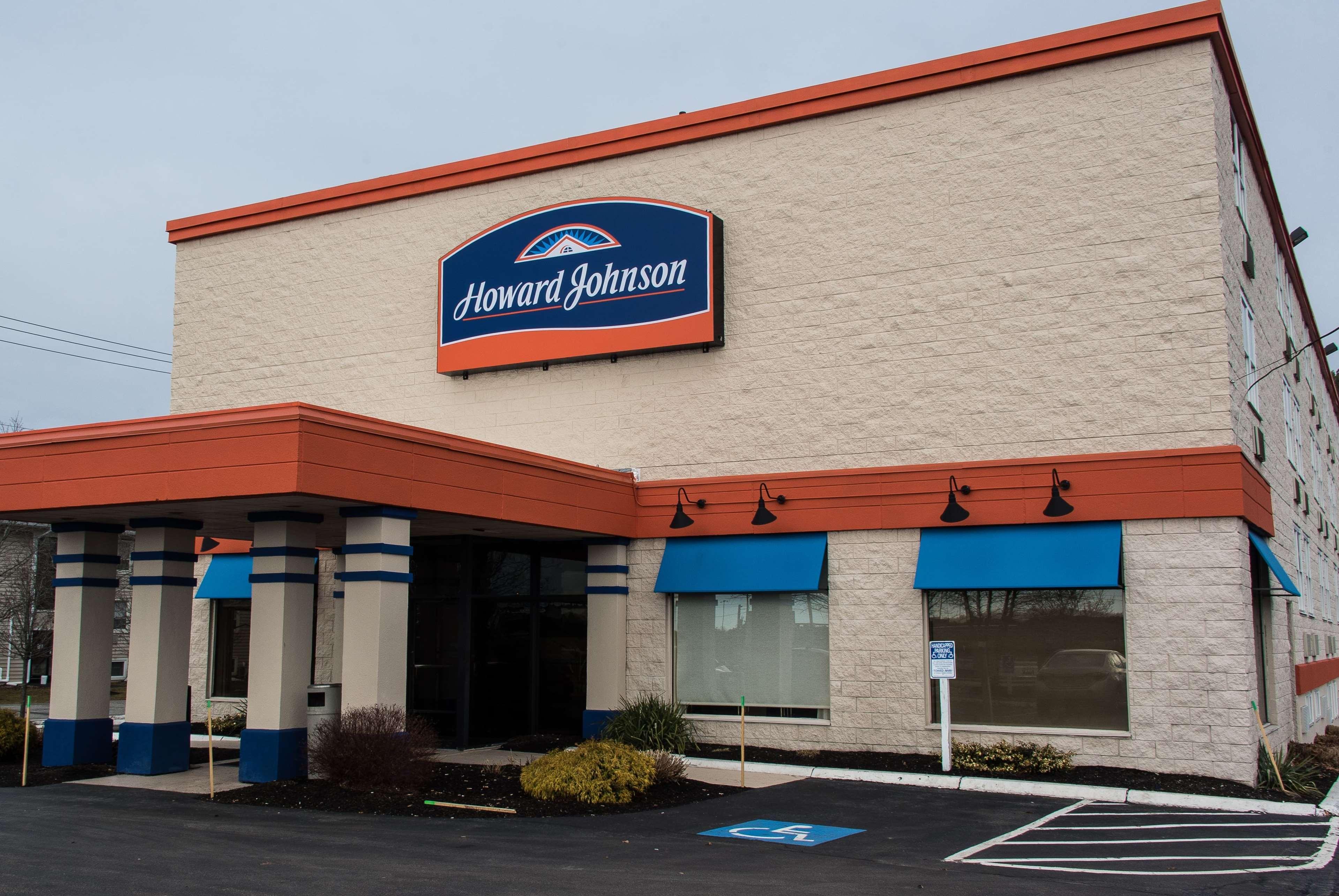 Howard Johnson By Wyndham Portsmouth Exterior photo