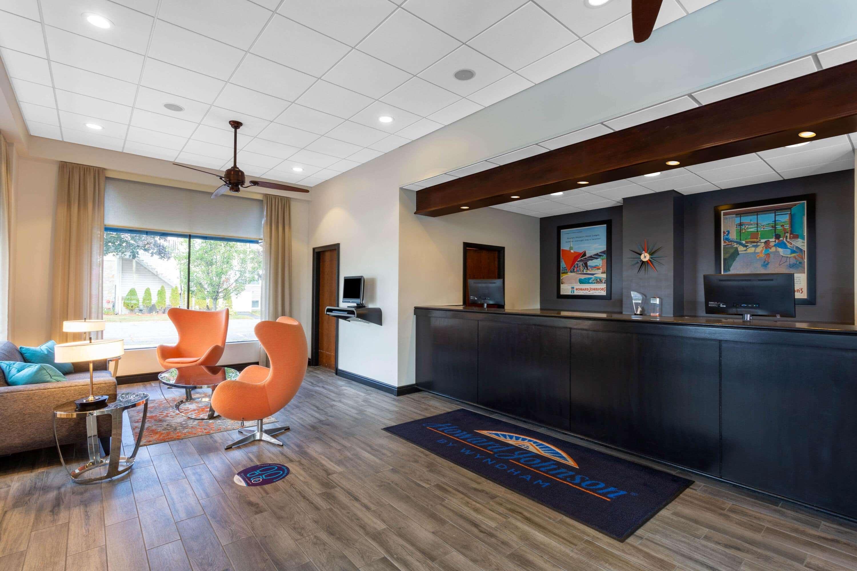 Howard Johnson By Wyndham Portsmouth Exterior photo