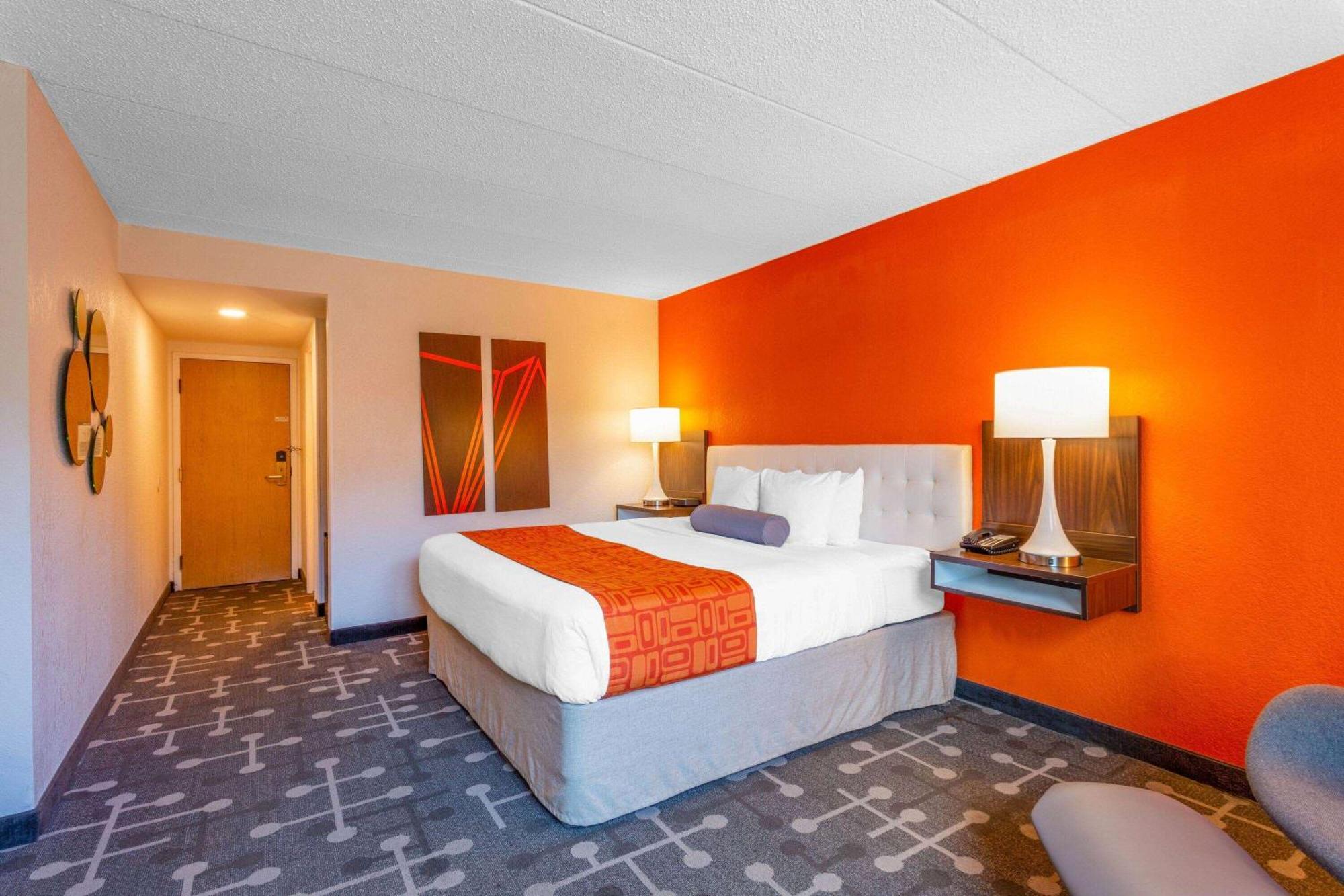 Howard Johnson By Wyndham Portsmouth Exterior photo