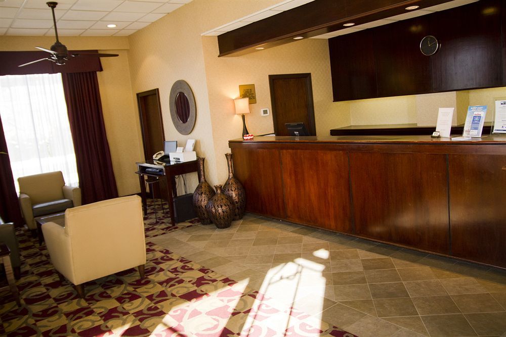 Howard Johnson By Wyndham Portsmouth Interior photo