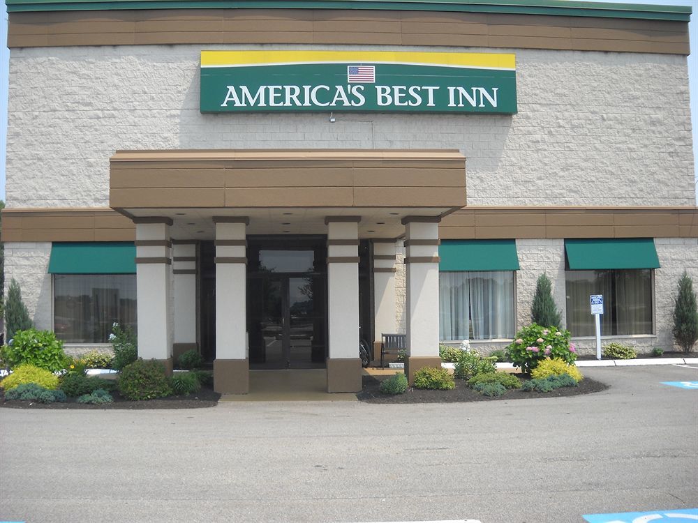 Howard Johnson By Wyndham Portsmouth Exterior photo